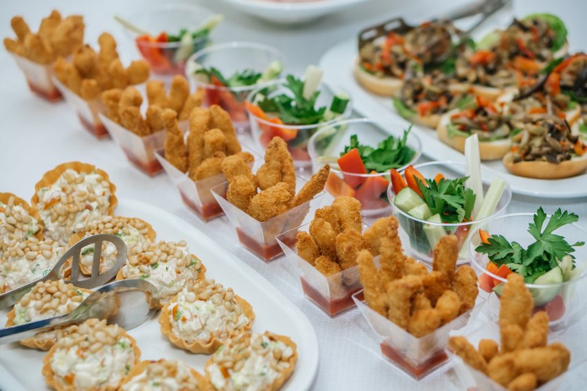 Новогодние корпоративы в банкетном зале Братина